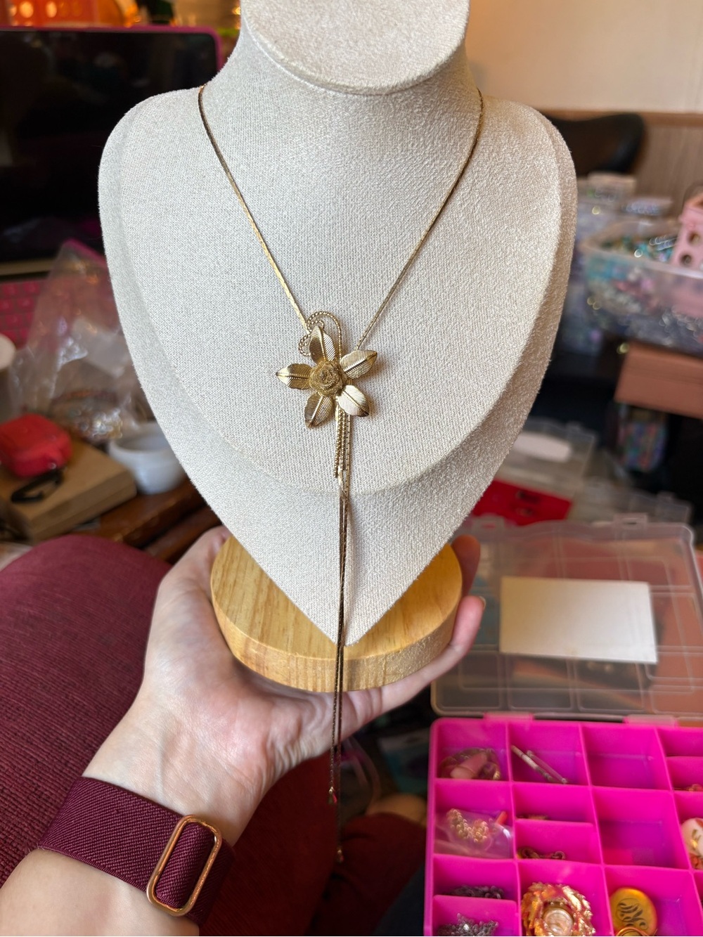 Vintage Gold Floral Lariat Necklace - Women Jewelry